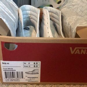 True White Vans High top